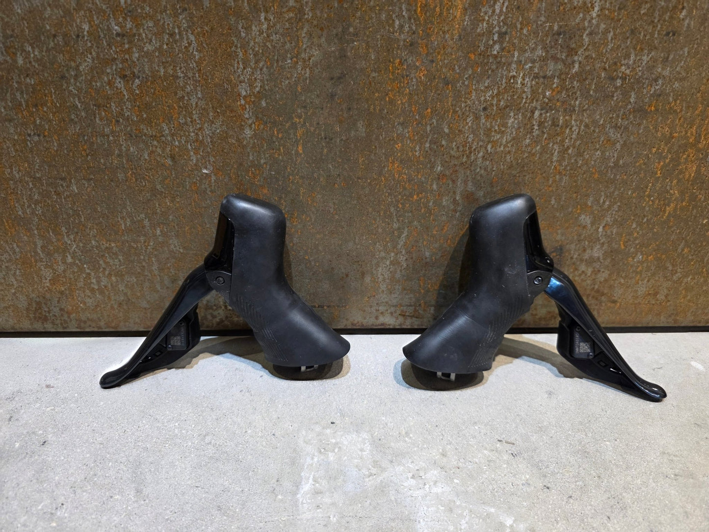Schaltgruppen von Sram, SHIMANO DURA ACE DI2 9270 SCHALTGRUPPE 2X12 FACH vor USEDBIKES - OB.DE Hintergrund