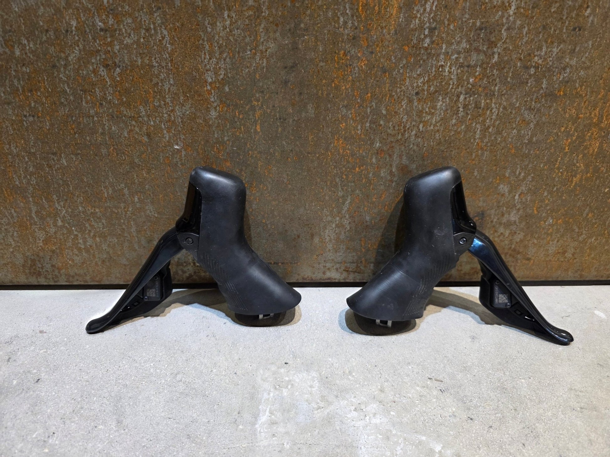 Schaltgruppen von Sram, SHIMANO DURA ACE DI2 9270 SCHALTGRUPPE 2X12 FACH vor USEDBIKES - OB.DE Hintergrund
