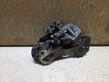 Schaltgruppen von Sram, SHIMANO DURA ACE DI2 9270 SCHALTGRUPPE 2X12 FACH vor USEDBIKES - OB.DE Hintergrund