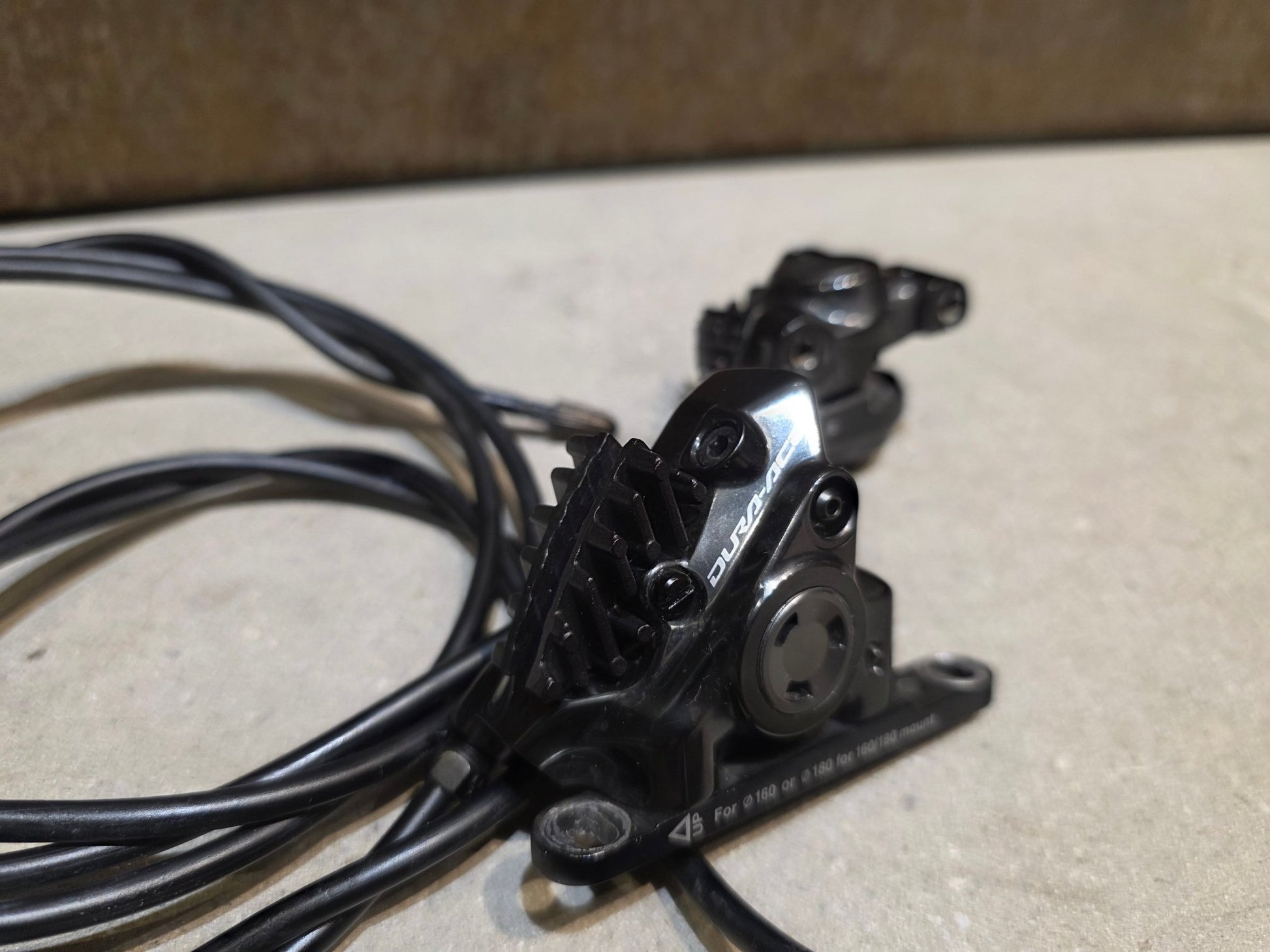 Schaltgruppen von Sram, SHIMANO DURA ACE DI2 9270 SCHALTGRUPPE 2X12 FACH vor USEDBIKES - OB.DE Hintergrund