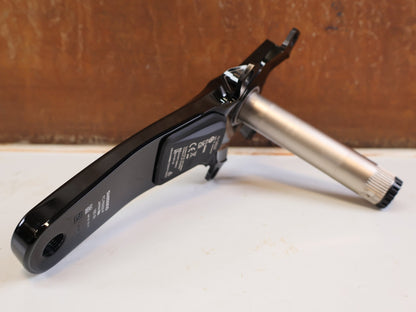 Powermeter von Shimano, Shimano Dura-Ace FC-R9200-P Powermeter Kurbel 165mm Road vor USEDBIKES-OB.DE Hintergrund