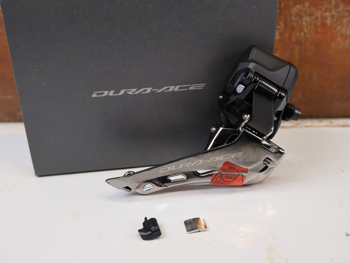 Schaltgruppen von Shimano, SHIMANO DURA ACE R9200 POWERMETER GRUPPE 165MM 52-36 11-34 12F vor USEDBIKES-OB.DE Hintergrund