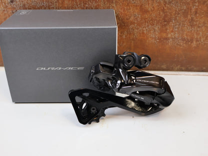 Schaltgruppen von Shimano, SHIMANO DURA ACE R9200 POWERMETER GRUPPE 165MM 52-36 11-34 12F vor USEDBIKES-OB.DE Hintergrund