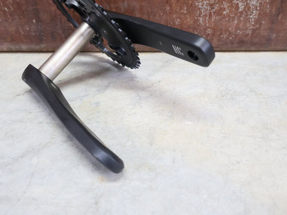 Kurbel von Shimano, SHIMANO GRX FC - RX810 - 1 KURBELGARNITUR 1X11 FACH 42ZÄHNE 175MM vor USEDBIKES - OB.DE Hintergrund