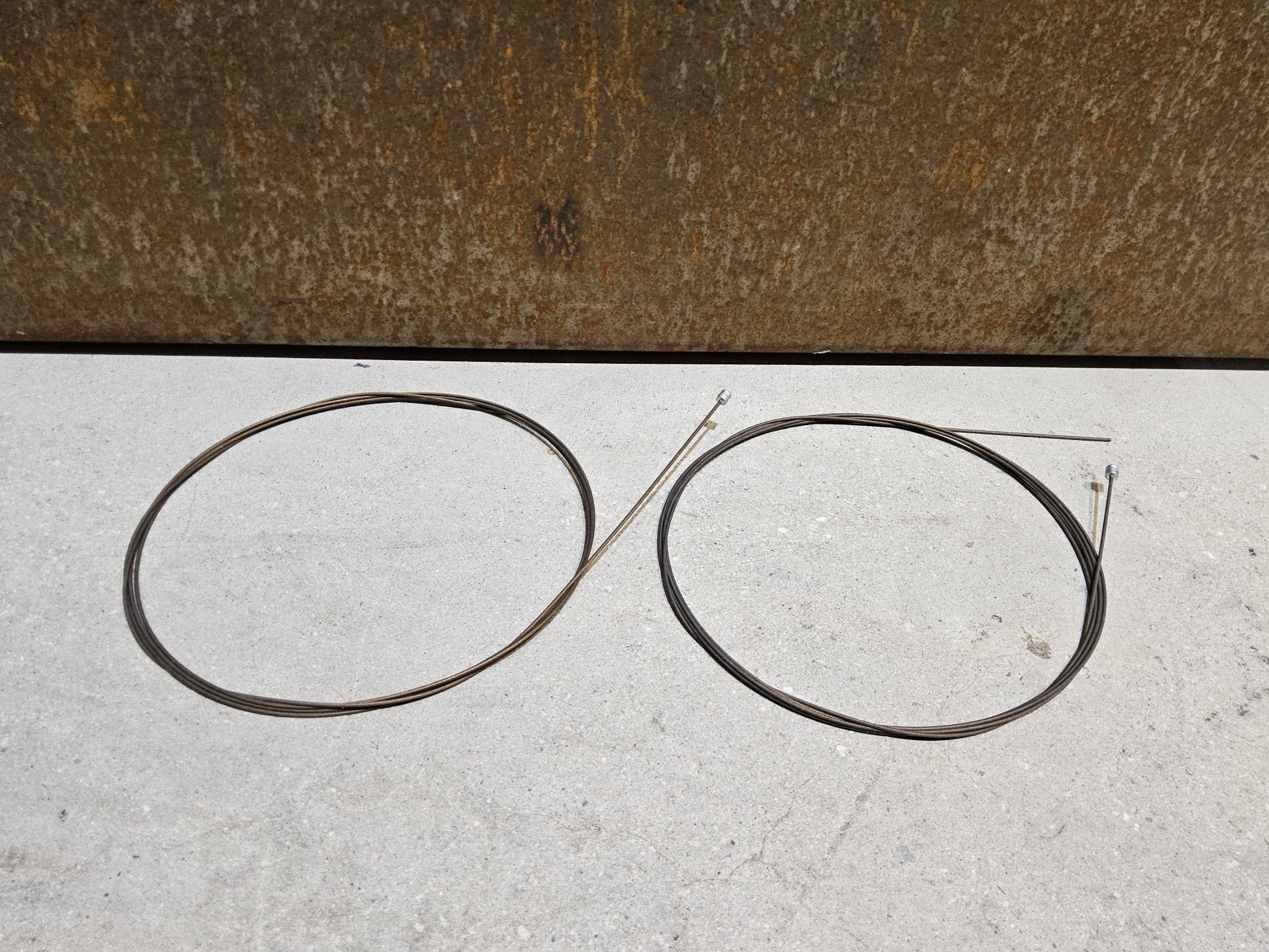 Schaltgruppen von Shimano, SHIMANO GRX LIMITED RX810 SCHALTGRUPPE 2 X 11 FACH vor USEDBIKES - OB.DE Hintergrund