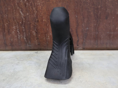 Schaltgruppen von Shimano, SHIMANO GRX RX610 / RX820 SCHALTGRUPPE 2 X 12 FACH vor USEDBIKES - OB.DE Hintergrund