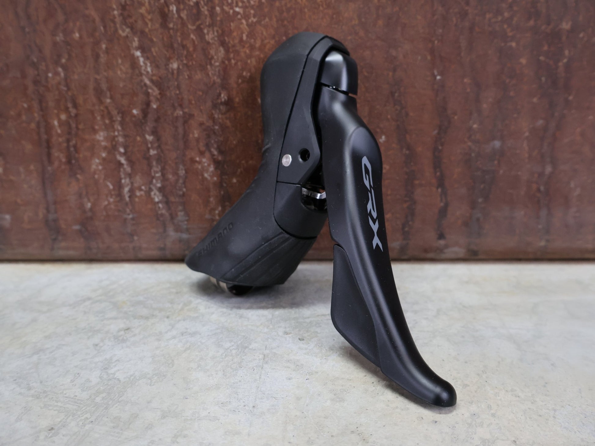 Schaltgruppen von Shimano, SHIMANO GRX RX610 / RX820 SCHALTGRUPPE 2 X 12 FACH vor USEDBIKES - OB.DE Hintergrund