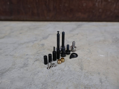 Schaltgruppen von Shimano, SHIMANO GRX RX610 / RX820 SCHALTGRUPPE 2 X 12 FACH vor USEDBIKES - OB.DE Hintergrund