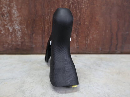 Brems - / Schalthebel von Shimano, SHIMANO GRX SCHEIBENBREMSE ST - RX600 / BR - RX400 vor USEDBIKES - OB.DE Hintergrund