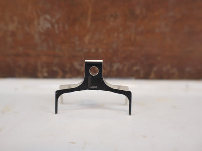 Bremsbelag von Shimano, Shimano J05A Resin Bremsbeläge XTR XT EBPJ05ARFA vor USEDBIKES-OB.DE Hintergrund