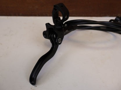 Bremse von Shimano, SHIMANO M4100 MT420 4-KOLBEN SCHEIBENBREMSE MTB vor USEDBIKES-OB.DE Hintergrund
