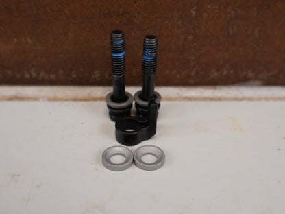 Zubehör von Shimano, SHIMANO POSTMOUNT ADAPTER PM 203 AUF 220 MM SM-MA-F220P/PL vor USEDBIKES-OB.DE Hintergrund