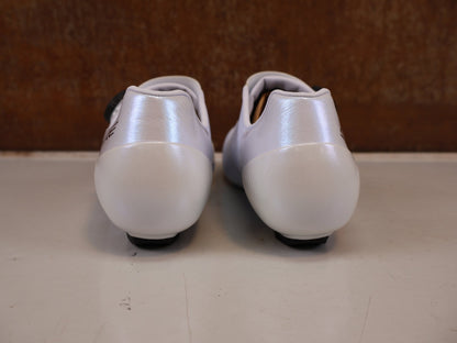 RR-Herrenschuhe von Shimano, SHIMANO S PHYRE SH RC903 SCHUHE WIDE WEISS / 41 vor USEDBIKES-OB.DE Hintergrund