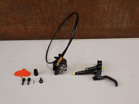 Brems-/ Schalthebel von Shimano, SHIMANO SAINT BR-M820 / SCHEIBENBREMSE / VORDERRAD SET / 1000 MM / J-KIT vor USEDBIKES-OB.DE Hintergrund