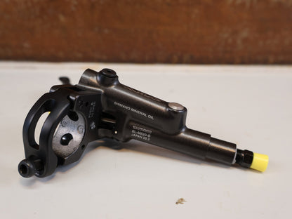 Brems-/ Schalthebel von Shimano, SHIMANO SAINT BR-M820 / SCHEIBENBREMSE / VORDERRAD SET / 1000 MM / J-KIT vor USEDBIKES-OB.DE Hintergrund