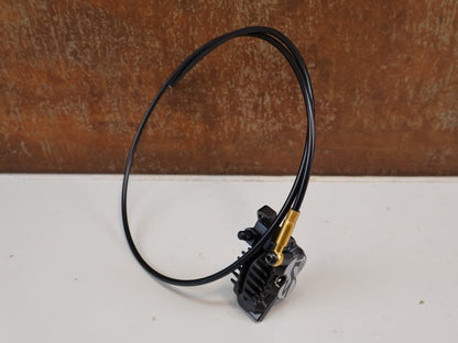 Brems-/ Schalthebel von Shimano, SHIMANO SAINT BR-M820 / SCHEIBENBREMSE / VORDERRAD SET / 1000 MM / J-KIT vor USEDBIKES-OB.DE Hintergrund