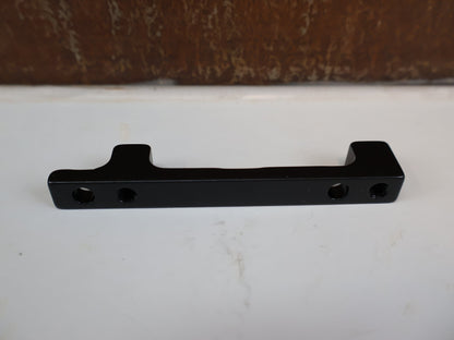 Bremsadapter von Shimano, SHIMANO SCHEIBENBREMS ADAPTER SM-MA-F203P/PA vor USEDBIKES-OB.DE Hintergrund