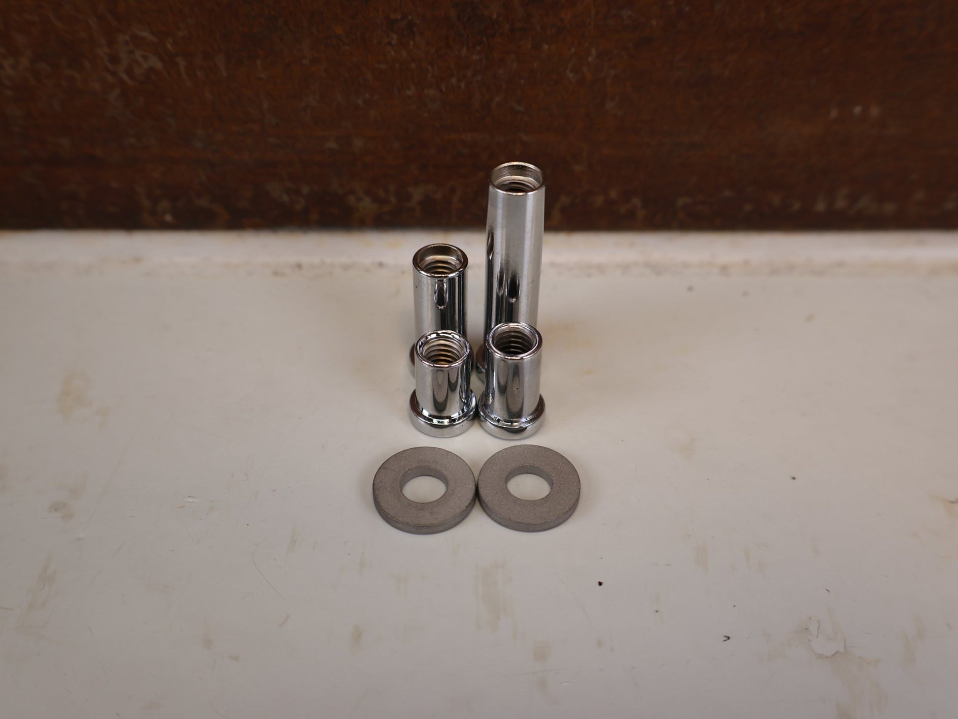 Bremse von Shimano, SHIMANO SORA BR R3000 BREMSE MIT 105 CARTRIDGE BREMSSCHUHEN vor USEDBIKES-OB.DE Hintergrund