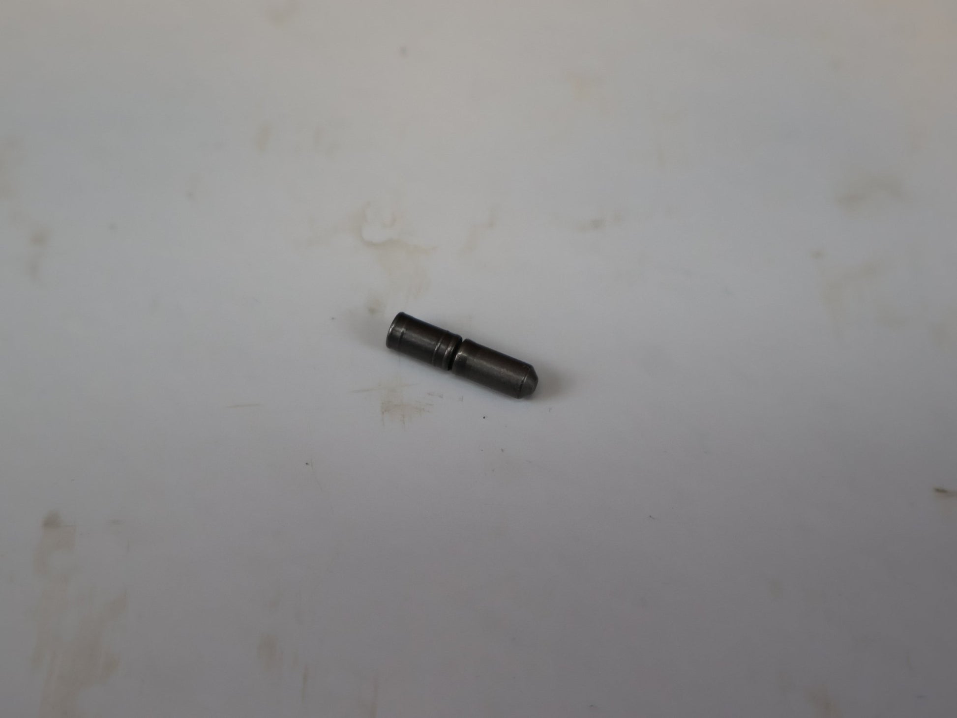 Kette von Shimano, SHIMANO STEPS CN-E6070-9 KETTE / 9-FACH 118 GLIEDER E-BIKE 1-FACH ANTRIEB vor USEDBIKES-OB.DE Hintergrund