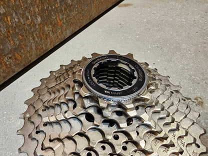Schaltgruppen von Shimano, SHIMANO TIAGRA 4700 SCHALTGRUPPE / SCHEIBENBREMSE 2 x 10 FACH in variant_title vor USEDBIKES - OB.DE Hintergrund