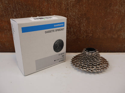 Kassette & Zahnkränze von Shimano, SHIMANO ULTEGRA CS-R8101 KASSETTE / 12-FACH 11-30Z ROAD DI2 HYPERGLIDE+ vor USEDBIKES-OB.DE Hintergrund
