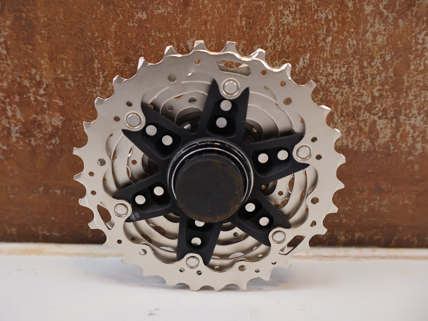 Kassette & Zahnkränze von Shimano, SHIMANO ULTEGRA CS-R8101 KASSETTE / 12-FACH 11-30Z ROAD DI2 HYPERGLIDE+ vor USEDBIKES-OB.DE Hintergrund