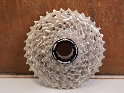 Kassette & Zahnkränze von Shimano, SHIMANO ULTEGRA CS R8101 KASSETTE 12 FACH 11 34Z RENNRAD HG 12 vor USEDBIKES-OB.DE Hintergrund