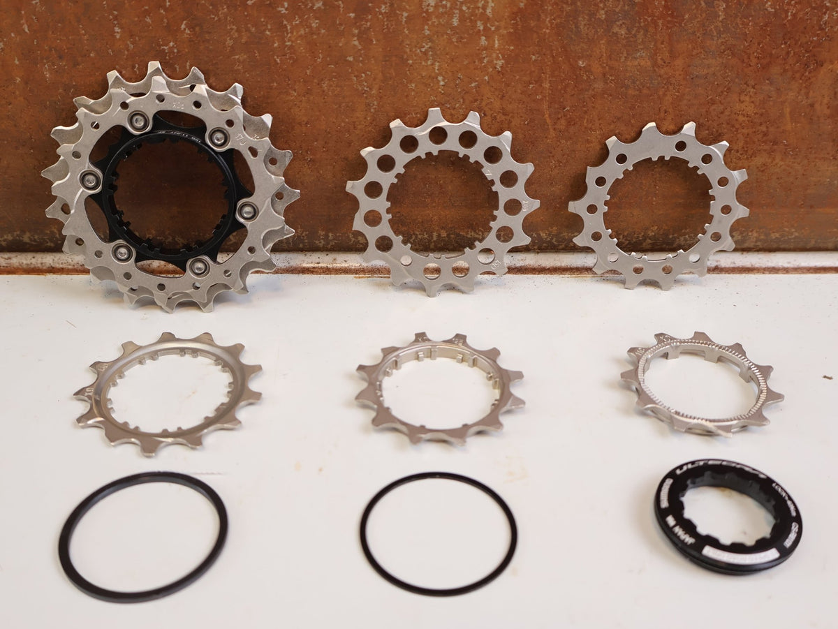Kassette & Zahnkränze von Shimano, SHIMANO ULTEGRA CS R8101 KASSETTE 12 FACH 11 34Z RENNRAD HG 12 vor USEDBIKES-OB.DE Hintergrund