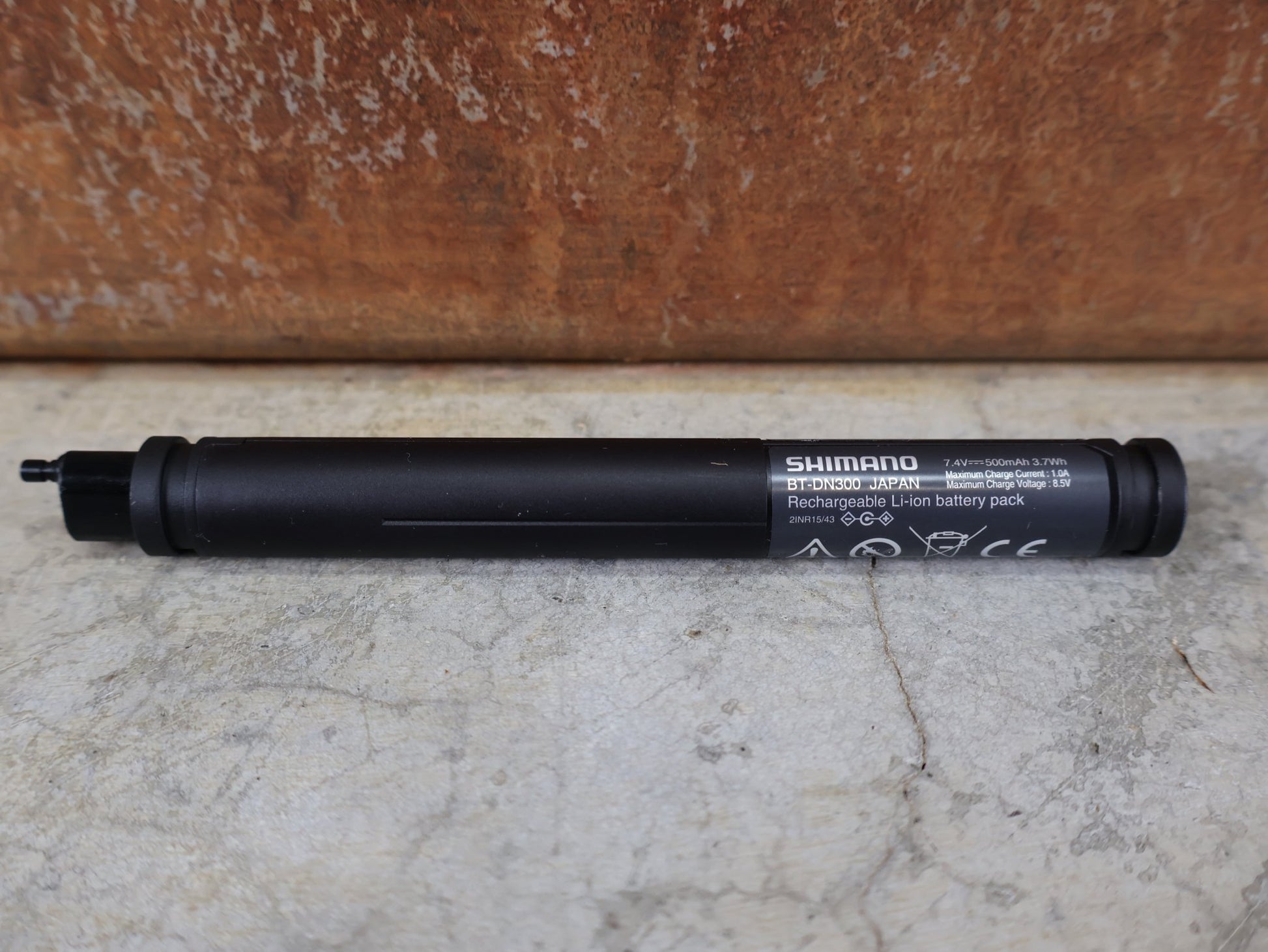 Schaltgruppen von Shimano, SHIMANO ULTEGRA DI2 R8170 / ELEKTRONISCHE SCHALTGRUPPE / 2X12 - FACH / DISC vor USEDBIKES - OB.DE Hintergrund