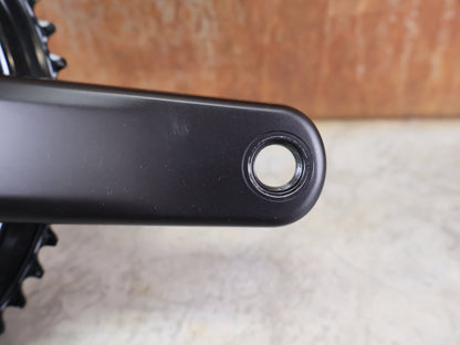 Kurbel von 4iiii, SHIMANO ULTEGRA FC - R8100 / 4IIII PRECISION POWERMETER KURBEL / 52 - 36 Z / 175 MM vor USEDBIKES - OB.DE Hintergrund