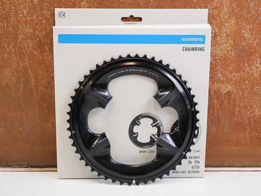 Kettenblatt von Shimano, SHIMANO ULTEGRA FC R8100 KETTENBLATT 50 ZAEHNE 110MM LK 12 FACH vor USEDBIKES-OB.DE Hintergrund