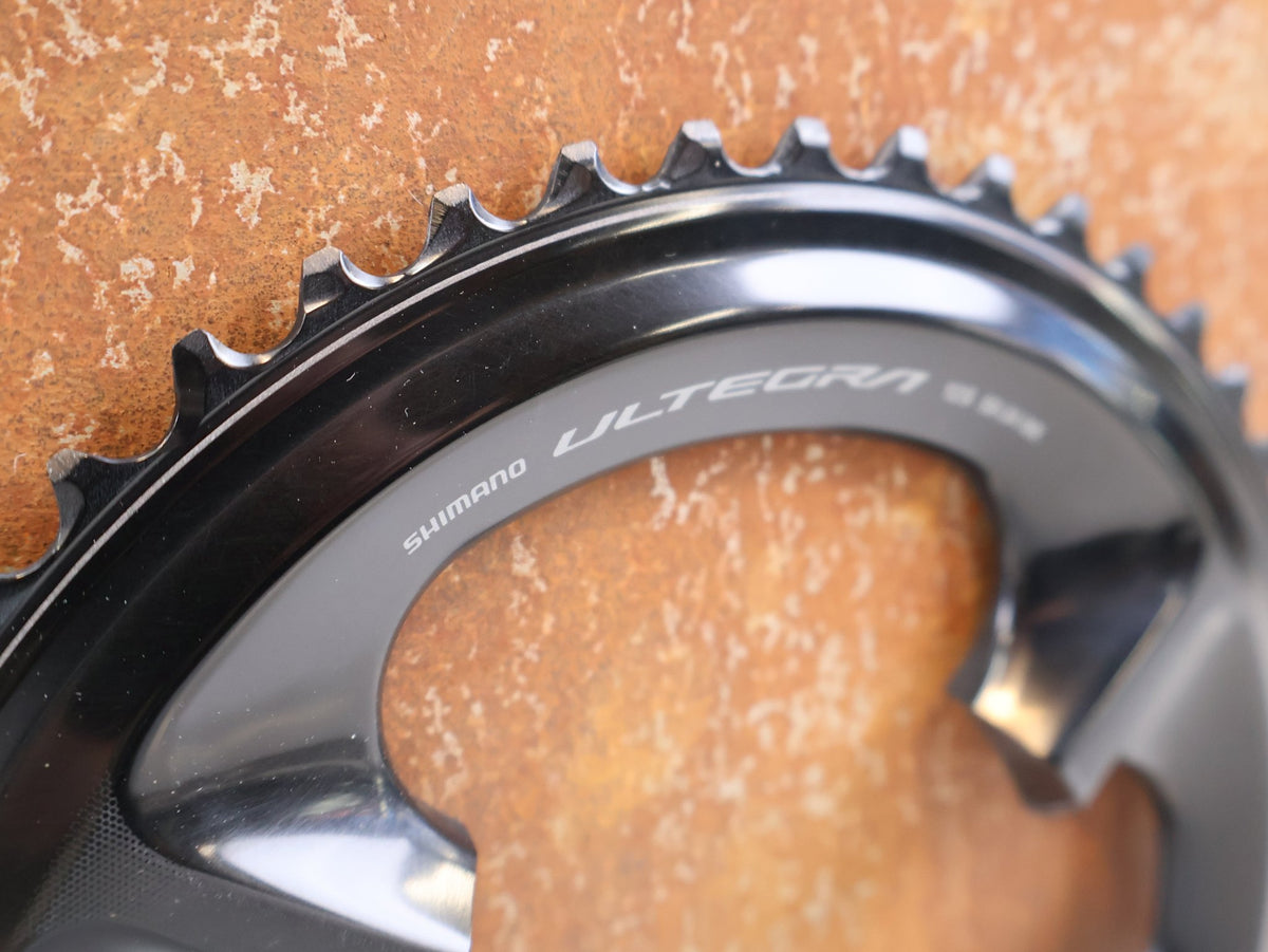 Kettenblatt von Shimano, SHIMANO ULTEGRA FC R8100 KETTENBLATT 50 ZAEHNE 110MM LK 12 FACH vor USEDBIKES-OB.DE Hintergrund