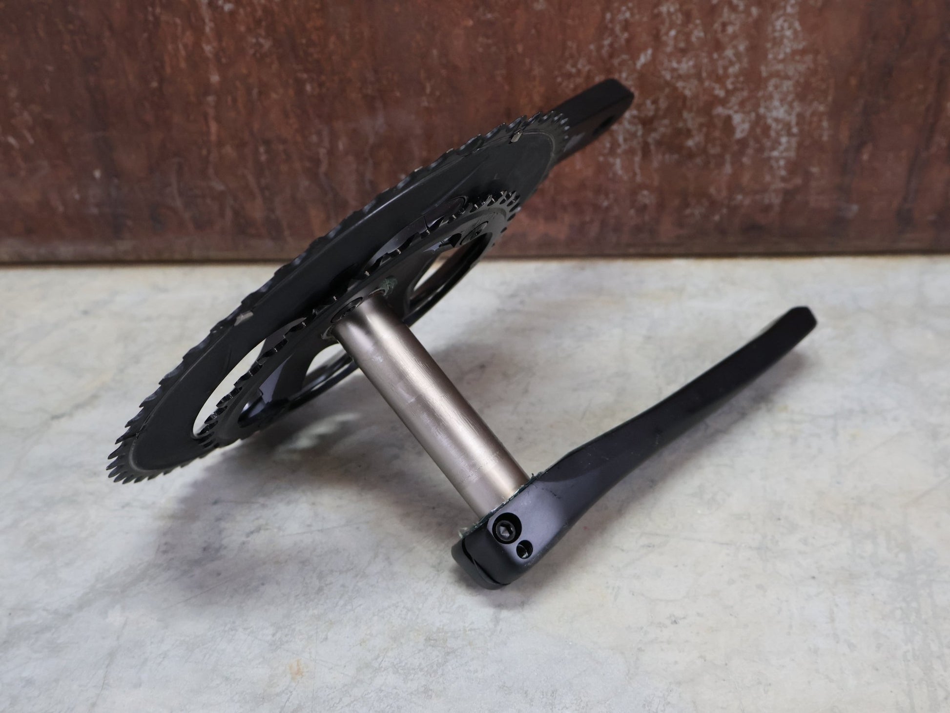 Kurbel von Shimano, SHIMANO ULTEGRA FC - R8100 KURBELGARNITUR 2 X 12FACH 52/36ZÄHNE 165 - 175MM vor USEDBIKES - OB.DE Hintergrund