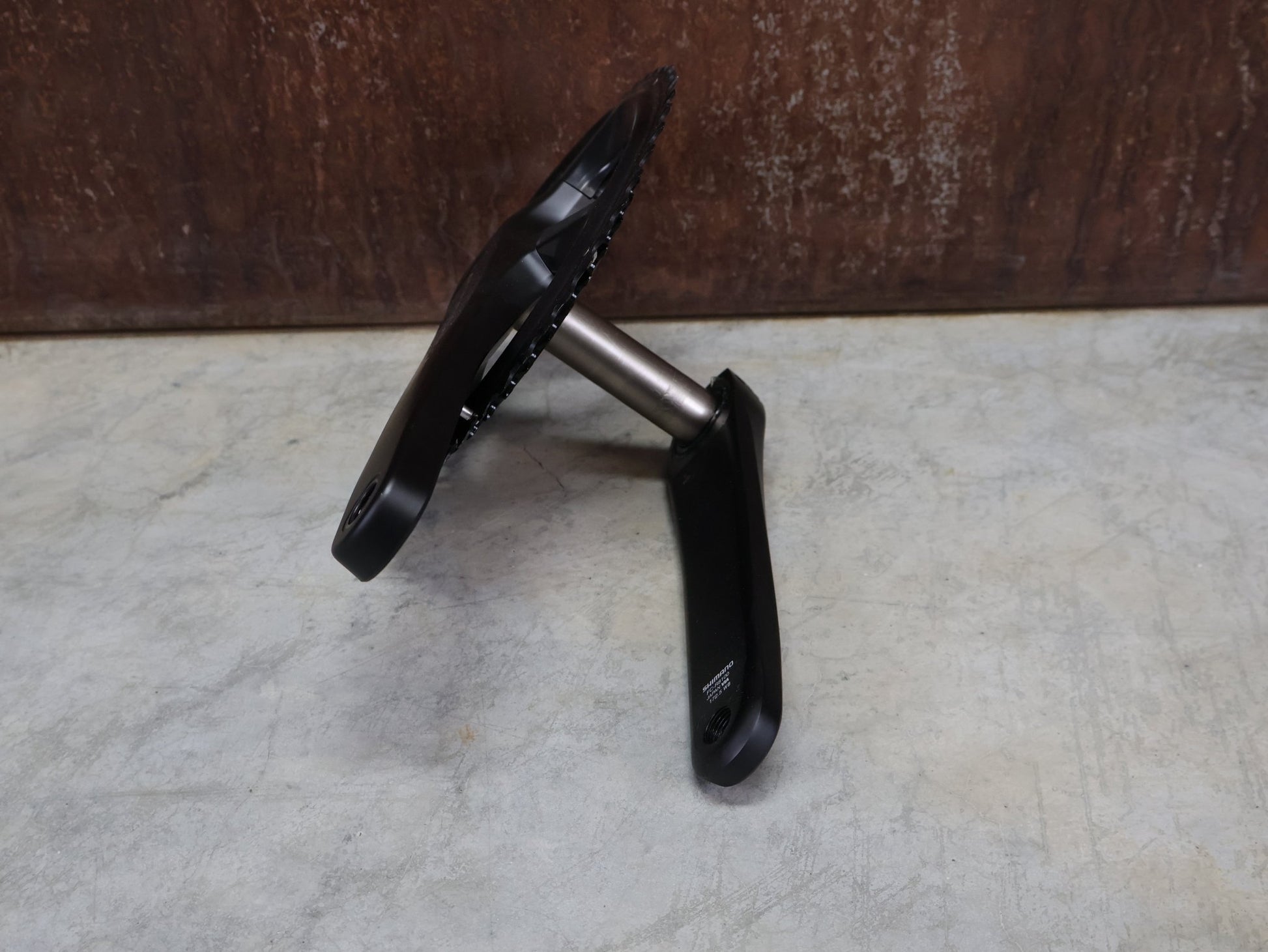 Kurbel von Shimano, SHIMANO ULTEGRA FC - R8100 KURBELGARNITUR 2 X 12FACH 52/36ZÄHNE 165 - 175MM vor USEDBIKES - OB.DE Hintergrund