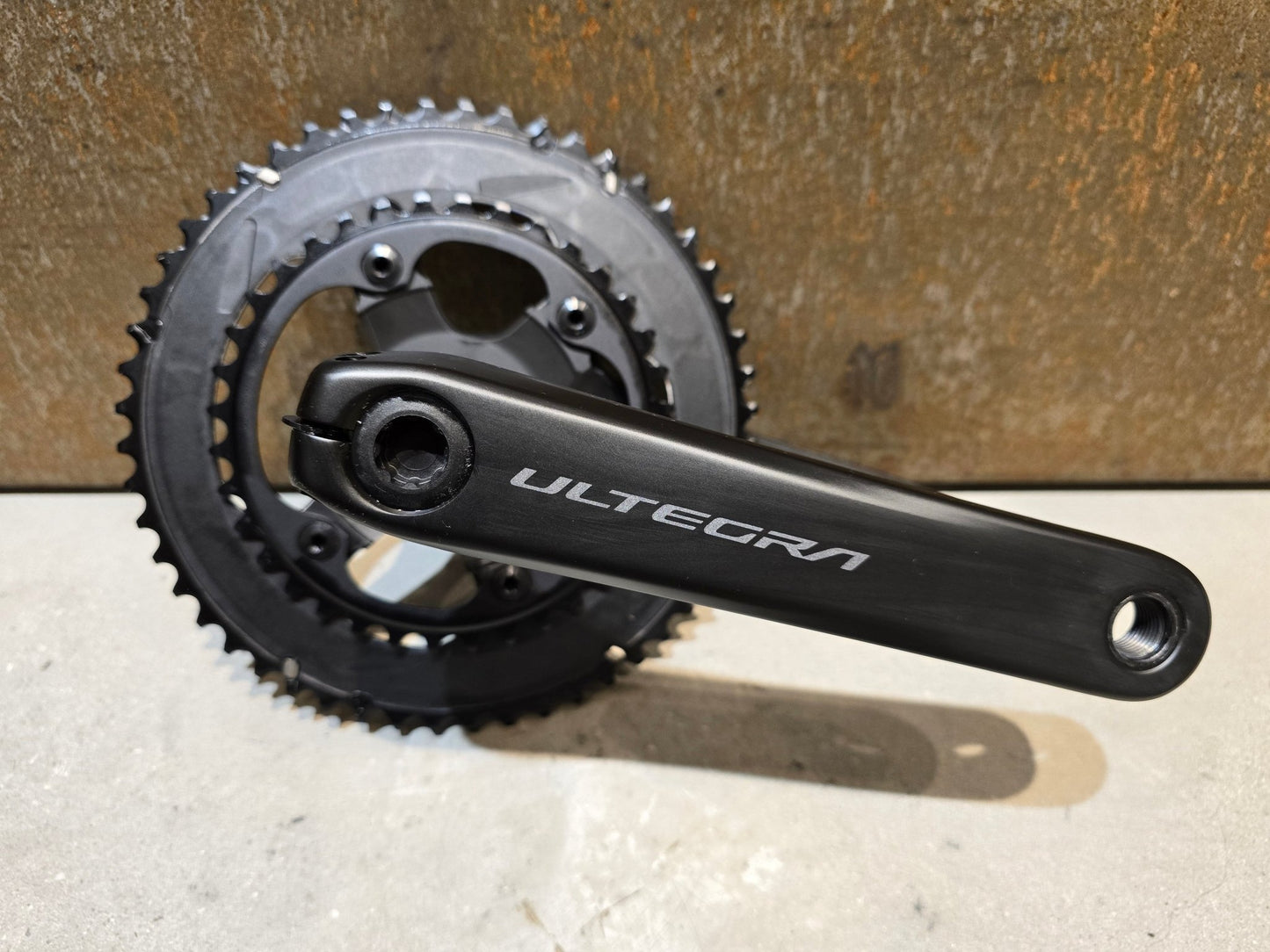 Kurbel von Shimano, SHIMANO ULTEGRA FC - R8100 KURBELGARNITUR 2X12FACH 52/36ZÄHNE 170 - 175MM in variant_title vor USEDBIKES - OB.DE Hintergrund