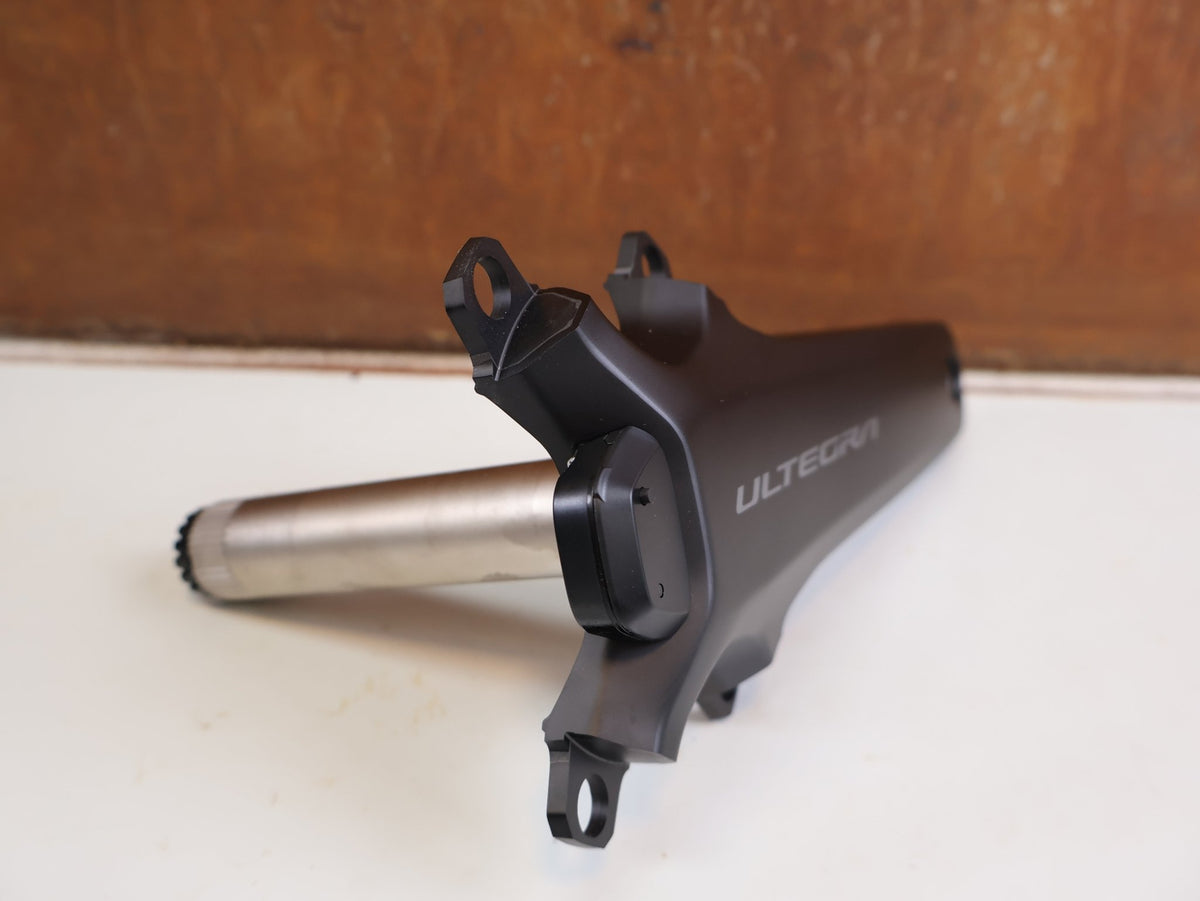 Kurbel von Shimano, SHIMANO ULTEGRA FC R8100 P POWERMETER KURBEL 165MM OHNE KETTENBLATT vor USEDBIKES-OB.DE Hintergrund