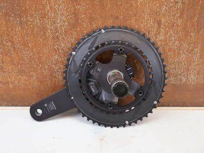 Kurbel von Shimano, Shimano Ultegra FC-R8100-P Powermeter Kurbel 172.5mm 50-34Z vor USEDBIKES-OB.DE Hintergrund