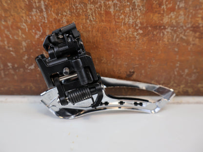 Schaltgruppen von Shimano, SHIMANO ULTEGRA R8020 R8025 / SCHALTGRUPPE 2X11 FACH / SCHEIBENBREMSE vor USEDBIKES-OB.DE Hintergrund