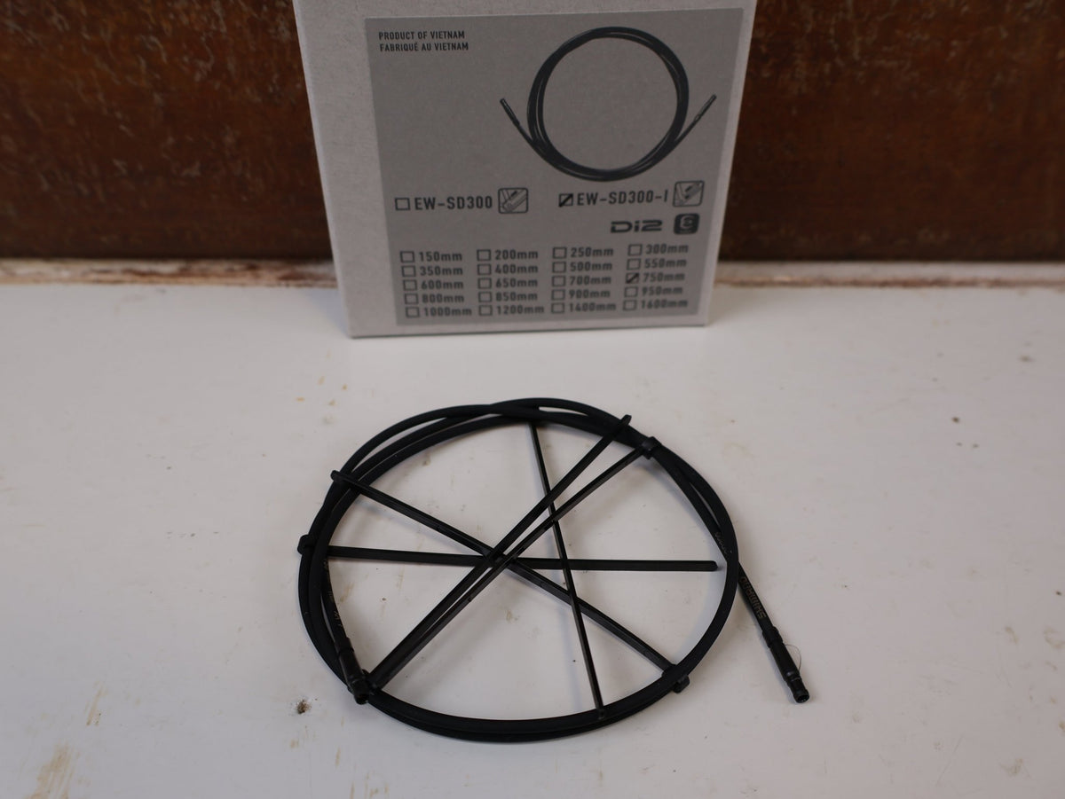 Schaltgruppen von Shimano, SHIMANO ULTEGRA R8100 POWERMETER GRUPPE 165MM 50-34 11-34 12F vor USEDBIKES-OB.DE Hintergrund