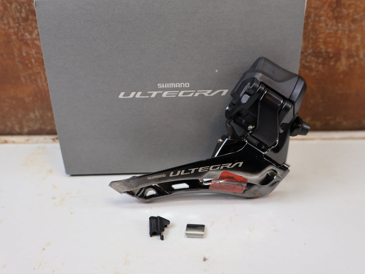 Schaltgruppen von Shimano, SHIMANO ULTEGRA R8100 POWERMETER GRUPPE 165MM 50-34 11-34 12F vor USEDBIKES-OB.DE Hintergrund