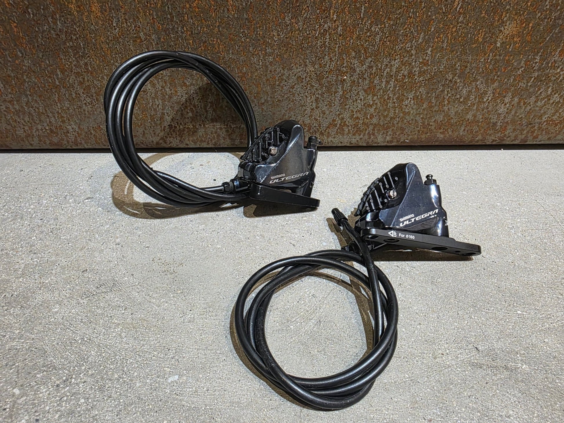 Brems - / Schalthebel von Shimano, SHIMANO ULTEGRA SCHALT - / BREMSE SET DISC ST - R8020 / BR - R8070 VORNE & HINTEN vor USEDBIKES - OB.DE Hintergrund