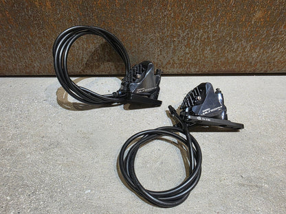 Brems - / Schalthebel von Shimano, SHIMANO ULTEGRA SCHALT - / BREMSE SET DISC ST - R8020 / BR - R8070 VORNE & HINTEN vor USEDBIKES - OB.DE Hintergrund
