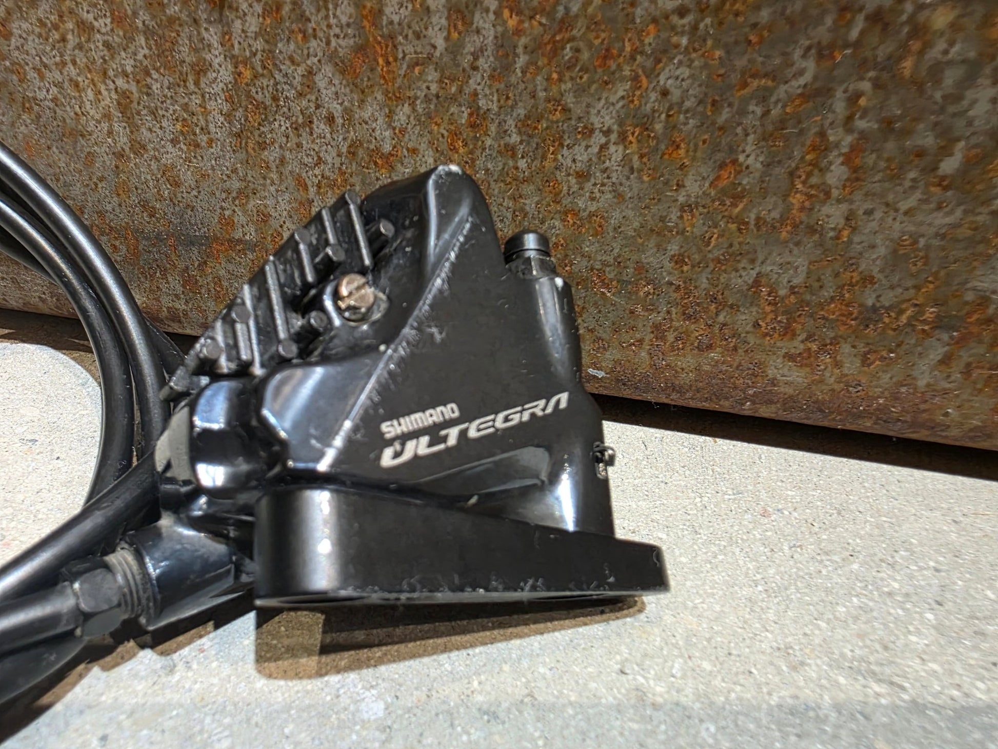 Brems - / Schalthebel von Shimano, SHIMANO ULTEGRA SCHALT - / BREMSE SET DISC ST - R8020 / BR - R8070 VORNE & HINTEN vor USEDBIKES - OB.DE Hintergrund