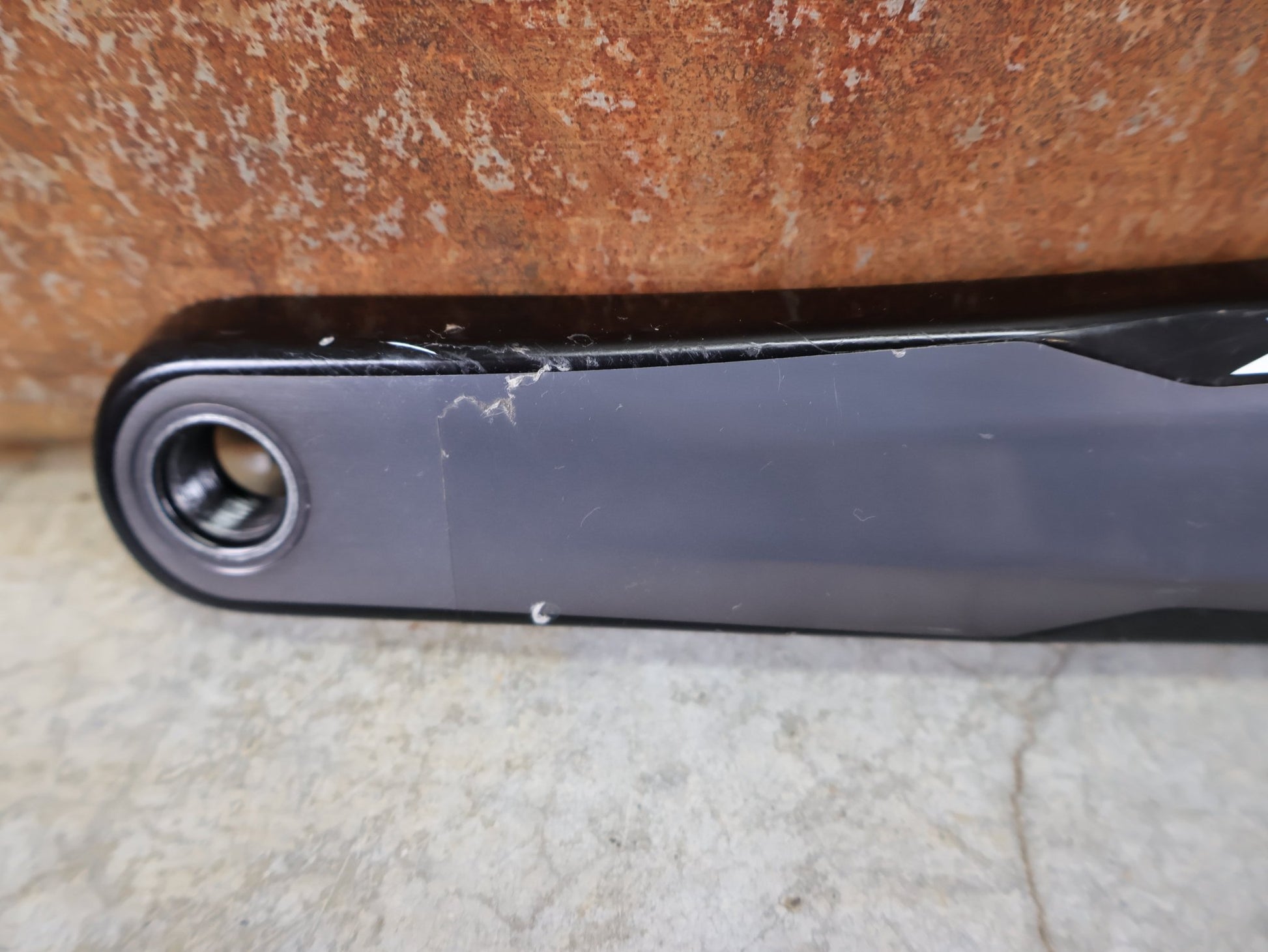 Kurbel von Shimano, SHIMANO XTR FC - M9100 - 1 KURBEL – 1 - FACH / 175 MM / HOLLOWTECH II – OHNE KETTENBLATT vor USEDBIKES - OB.DE Hintergrund