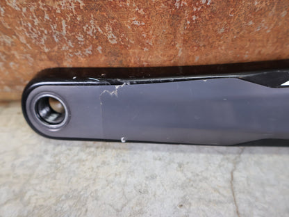 Kurbel von Shimano, SHIMANO XTR FC - M9100 - 1 KURBEL – 1 - FACH / 175 MM / HOLLOWTECH II – OHNE KETTENBLATT vor USEDBIKES - OB.DE Hintergrund