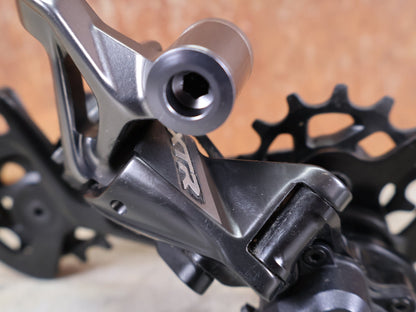 Kurbel von Shimano, SHIMANO XTR RD - M9120 - SGS SCHALTWERK / 12 - FACH – SHADOW+ / LANGER KÄFIG – 10–45 Z vor USEDBIKES - OB.DE Hintergrund