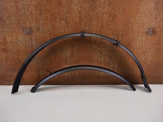 Schutzbleche, Gepäckträger & Körbe von SKS Germany, SKS 700C SCHUTZBLECHSET 45MM FENDER SET SCHWARZ vor USEDBIKES-OB.DE Hintergrund