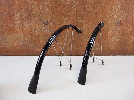 Schutzbleche, Gepäckträger & Körbe von SKS Germany, SKS RACEBLADE LONG SCHUTZBLECH-SET RENNARAD 28" SCHWARZ / REIFEN BIS 25 MM vor USEDBIKES-OB.DE Hintergrund