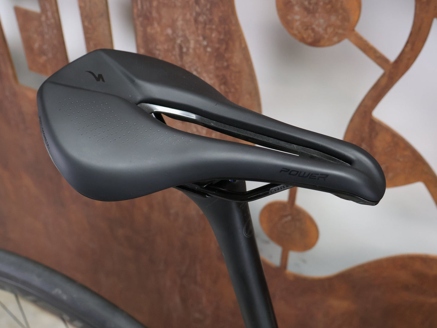 Rennrad von Specialized, SPECIALIZED AETHOS PRO CUSTOM / SHIMANO ULTEGRA DI2 / 54CM vor USEDBIKES - OB.DE Hintergrund