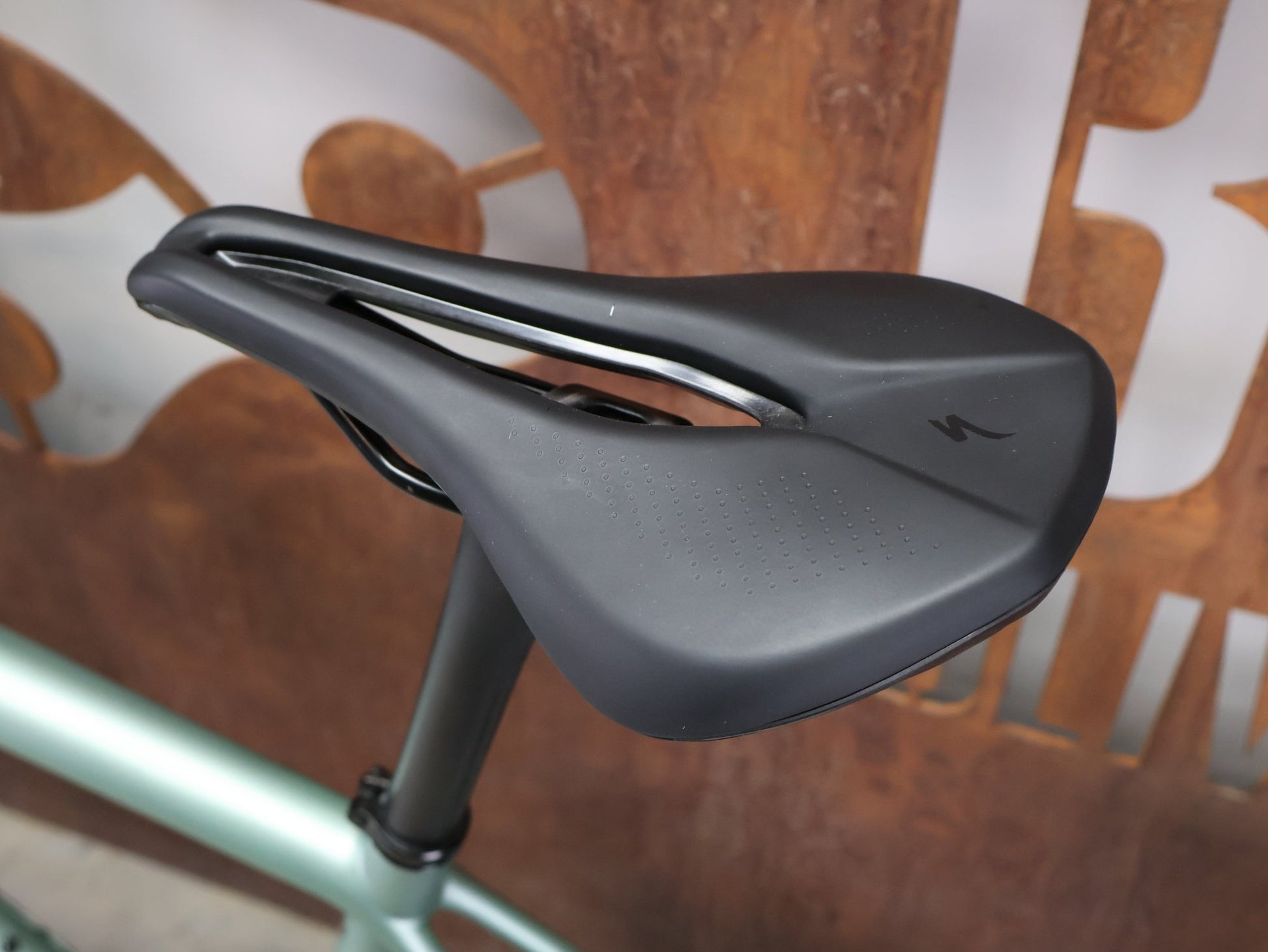 Rennrad von Specialized, SPECIALIZED AETHOS PRO CUSTOM / SHIMANO ULTEGRA DI2 / 54CM vor USEDBIKES - OB.DE Hintergrund